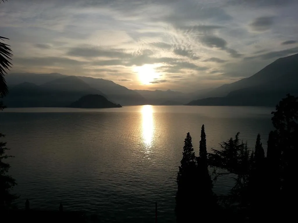 Villa Monti Varenna 0*,