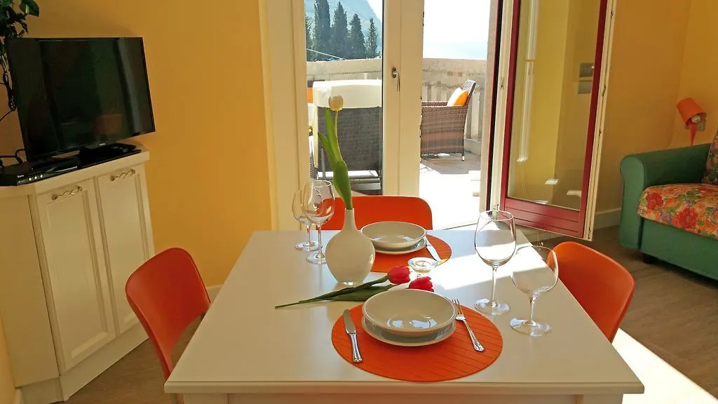 Apartment Villa Monti Varenna